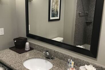 هتل Comfort Suites At Katy Mills