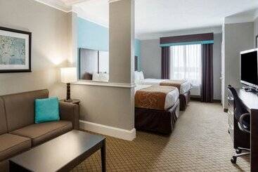 هتل Comfort Suites At Katy Mills