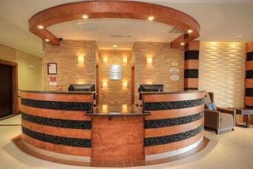 هتل Comfort Suites At Katy Mills