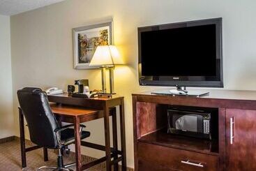 هتل Comfort Suites Hummelstown  Hershey