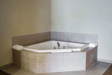 هتل Comfort Suites Hummelstown  Hershey