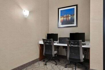 هتل Comfort Suites Hummelstown  Hershey