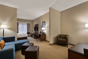 هتل Comfort Suites Hummelstown  Hershey