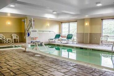 هتل Comfort Suites Hummelstown  Hershey