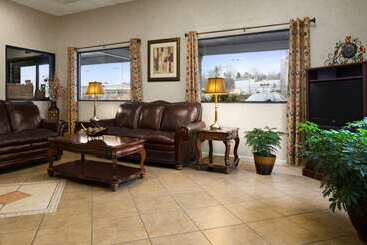 هتل Days Inn By Wyndham Huntington