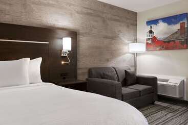 هتل Days Inn By Wyndham Kingston