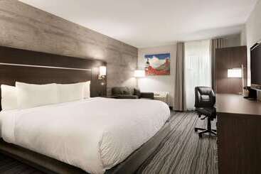 هتل Days Inn By Wyndham Kingston