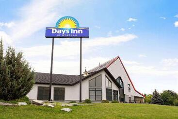 هتل Days Inn By Wyndham Kingston