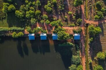 هتل De Zeekoe Guest Farm