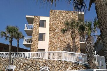 هتل Flamingo Inn Beachfront
