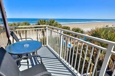 هتل Flamingo Inn Beachfront