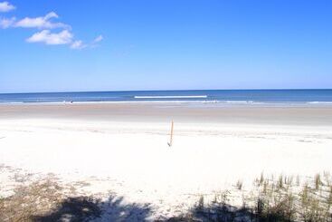 هتل Flamingo Inn Beachfront