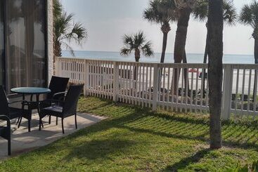 هتل Flamingo Inn Beachfront