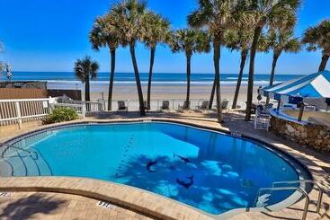 هتل Flamingo Inn Beachfront