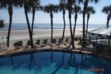 هتل Flamingo Inn Beachfront