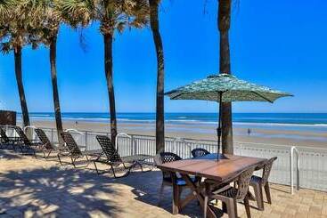 هتل Flamingo Inn Beachfront