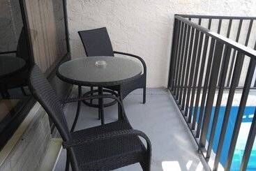 هتل Flamingo Inn Beachfront