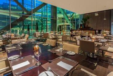 هتل Four Points By Sheraton Los Angeles