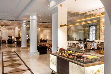 Grand Hotel Vilnius, Curio Collection By Hilton