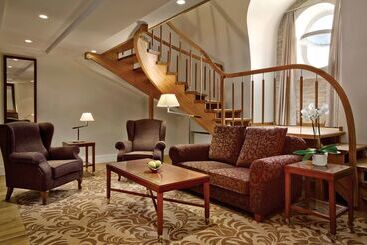 Grand Hotel Vilnius, Curio Collection By Hilton
