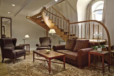 Grand Hotel Vilnius, Curio Collection By Hilton
