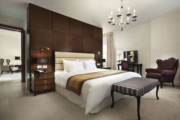 Grand Hotel Vilnius, Curio Collection By Hilton