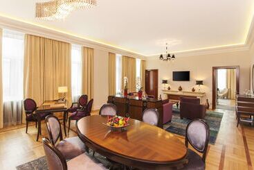 Grand Hotel Vilnius, Curio Collection By Hilton