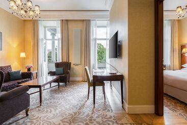 Grand Hotel Vilnius, Curio Collection By Hilton