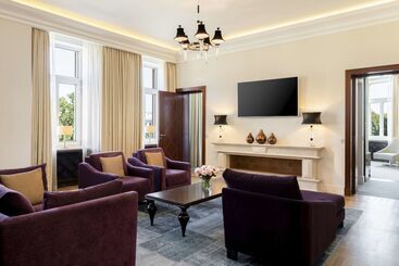 Grand Hotel Vilnius, Curio Collection By Hilton