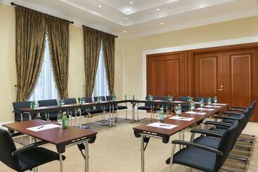 Grand Hotel Vilnius, Curio Collection By Hilton