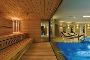 Grand Hotel Vilnius, Curio Collection By Hilton