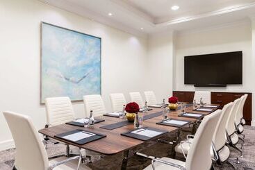 Grand Hotel Vilnius, Curio Collection By Hilton