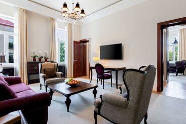 Grand Hotel Vilnius, Curio Collection By Hilton