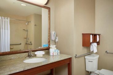 هتل Hampton Inn & Suites Salem, Or