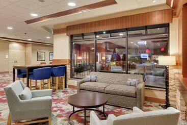 هتل Hilton Garden Inn Milwaukee Airport