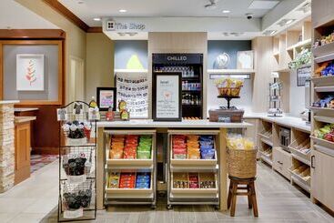 هتل Hilton Garden Inn Milwaukee Airport