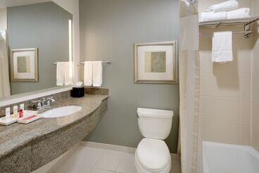هتل Hilton Garden Inn Tyler