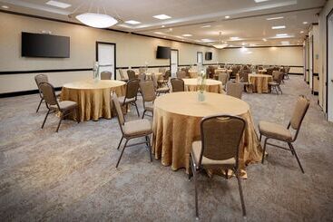 هتل Hilton Garden Inn Tyler