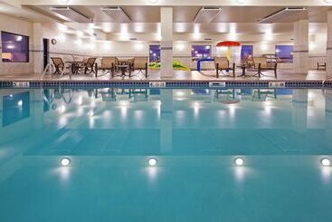 هتل Holiday Inn Express & Suites Sioux Falls Southwest, An Ihg