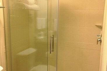 هتل Holiday Inn Express & Suites Sioux Falls Southwest, An Ihg
