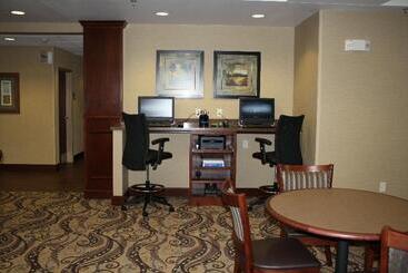 هتل Holiday Inn Express & Suites Sioux Falls Southwest, An Ihg