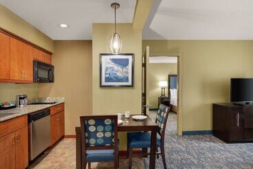 هتل Homewood Suites By Hilton Fort Smith
