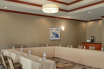 هتل Homewood Suites By Hilton Fort Smith