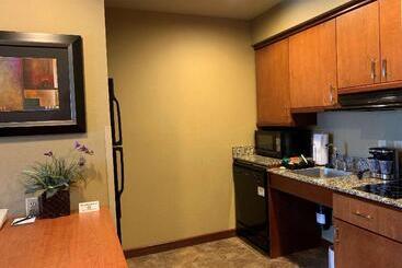 هتل Homewood Suites By Hilton Fort Smith