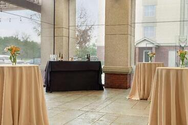هتل Homewood Suites By Hilton Fort Smith