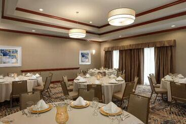 هتل Homewood Suites By Hilton Fort Smith