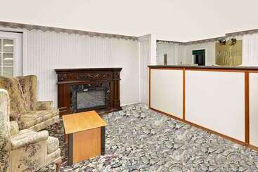 هتل Knights Inn Madison Heights