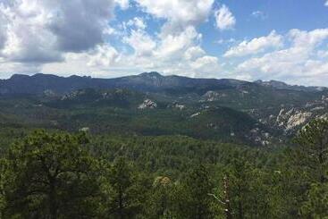 هتل Magnuson Grand Rushmore View