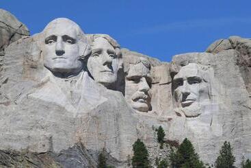 هتل Magnuson Grand Rushmore View