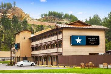 هتل Magnuson Grand Rushmore View